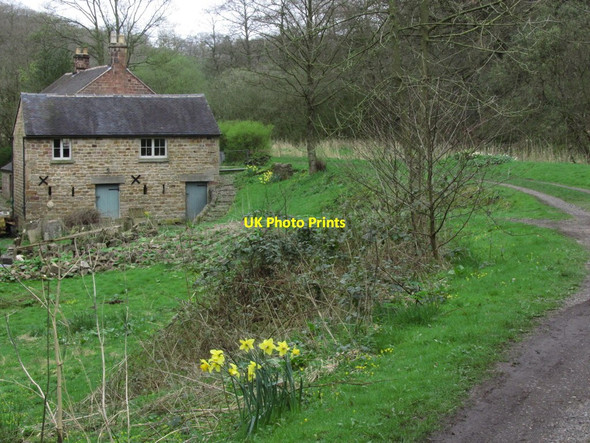 Photo 6"x4" Feeder Cottage by R Dane below Danebridge Heaton\/SJ9562 c2014