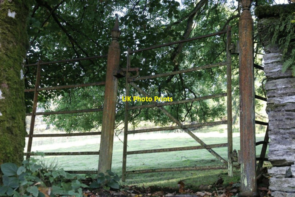 Photo 6"x4" Gate to the Hill Glascwm\/SO1553 c2014
