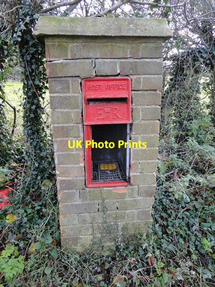 Photo 6"x4" Smashed postbox Elsing c2014