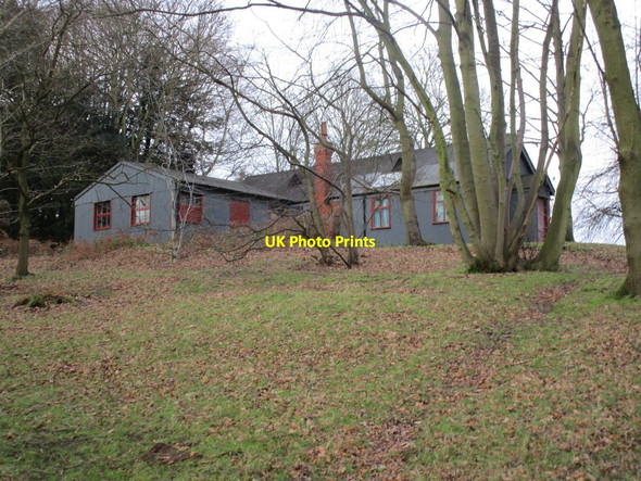 Photo 6"x4" Corrugated iron building, Hardwick Hardwick Village c2014