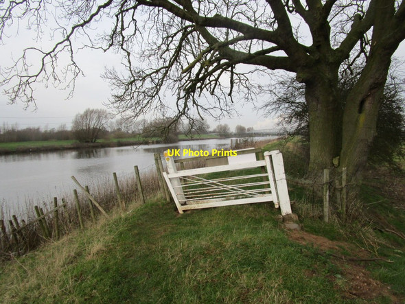 Photo 6"x4" Clapper gate by the Trent North Clifton c2014