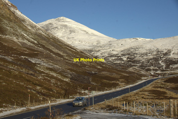 Photo 6"x4" The A93 in Gleann Beag Creag nan Eun\/NO1275 c2014
