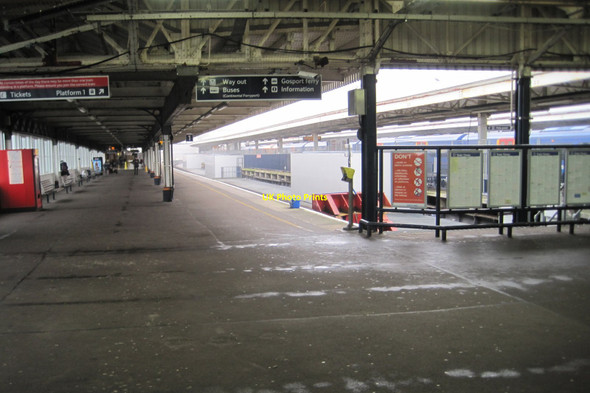 Photo 6"x4" Portsmouth Harbour railway station, Hampshire Portsea c2014