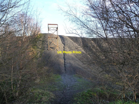 Photo 6"x4" Spoil heap and infrastructure, Robin Hood Rothwell\/SE3428 c2014