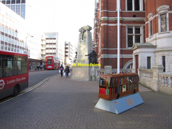 Photo 6"x4" Bus Art, 'The Library' Croydon\/TQ3365 c2015