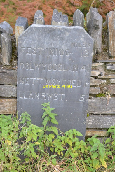 Photo 6"x4" Old Milestone Betws-y-Coed c2014