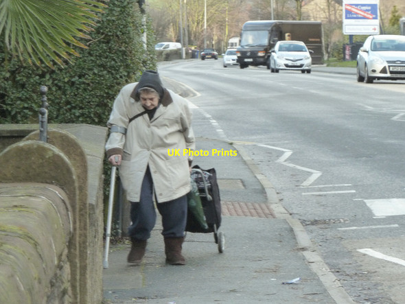 Photo 6"x4" Old lady on Upholland Road, Billinge Billinge c2015