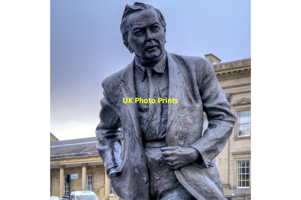Photo 6"x4" Harold Wilson Statue, St George's Square Huddersfield c2015
