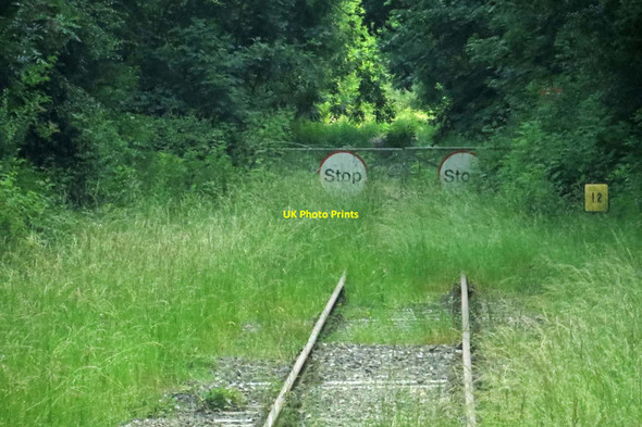 Photo 6"x4" The end of the line Steeple Claydon c2014