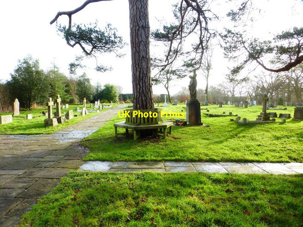 Photo 6"x4" Circular tree seat in churchyard Newtown\/SU6112 c2015