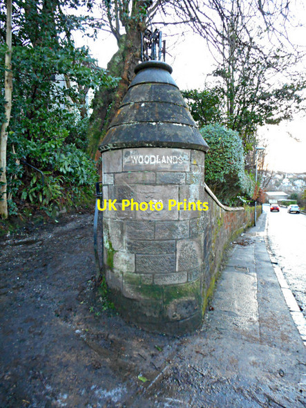 Photo 6"x4" Gate post at Woodlands Gourock c2014