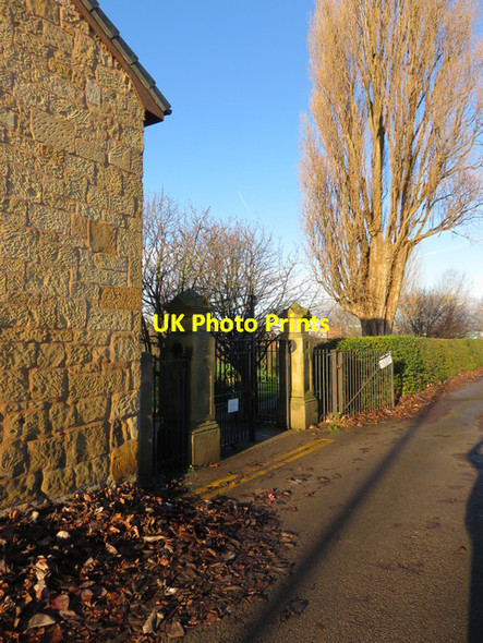 Photo 6"x4" Entrance to Parciau Bellevue Park from Tenters Lane Wrexham\/Wrecsam c2015