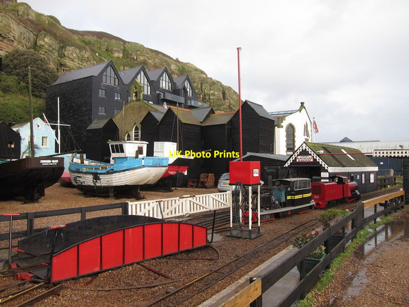 Photo 6"x4" Miniature railway & fishermen's huts Hastings\/TQ8110 c2015