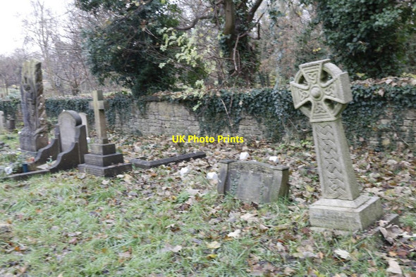 Photo 6"x4" Graves by the Wall New Headington c2014