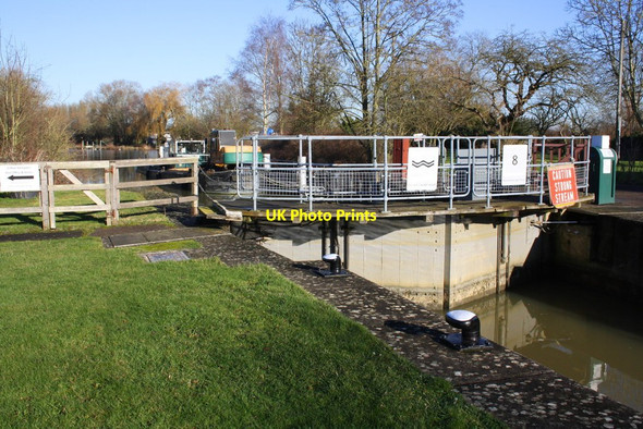 Photo 6"x4" North end of Clifton Lock Clifton Hampden c2015