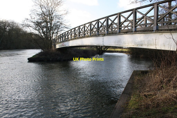 Photo 6"x4" Footbridge for the Thames Path over River Thame Bridge End\/SU5793 c2015
