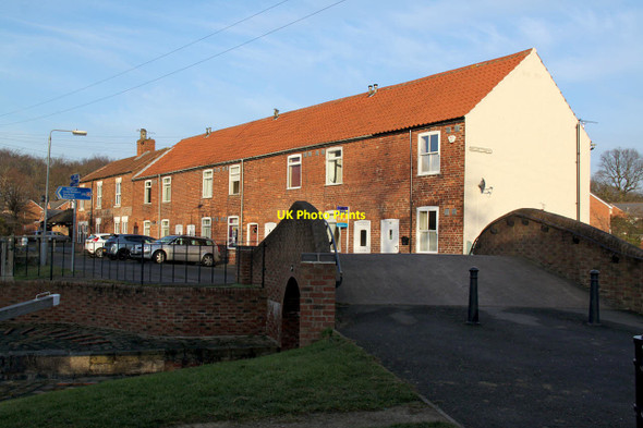 Photo 6"x4" Cottages at Haggonfields Lock Worksop c2015