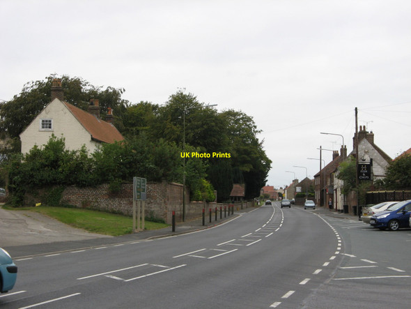Photo 6"x4" Wetwang Main Street Wetwang c2014