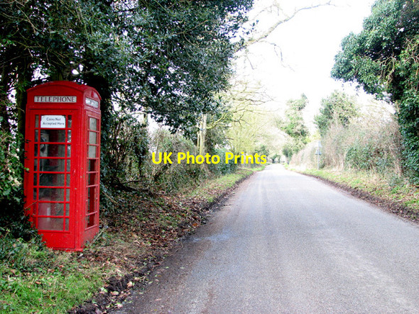 Photo 6"x4" K6 telephone box in Threadneedle Street Bergh Apton c2015
