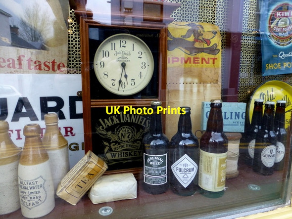 Photo 6"x4" Sallys front window display (25) Omagh c2015