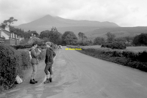 Photo 6"x4" A841 passing Brodick Golf Course Brodick c1964