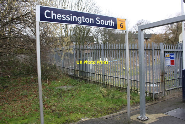 Photo 6"x4" Station name sign at Chessington South Station Barwell\/TQ1763 c2015