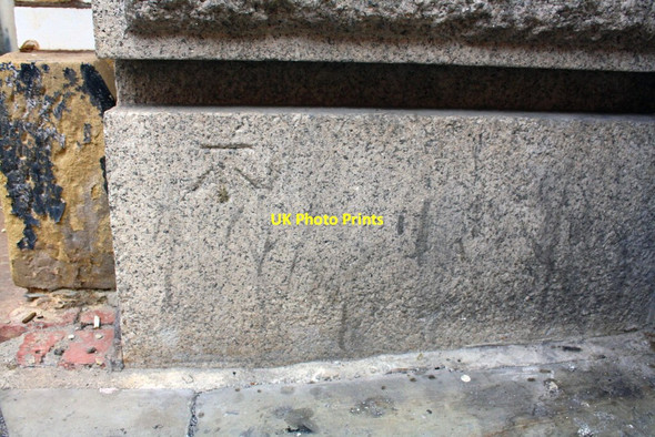 Photo 6"x4" Benchmark on Bridgewater House Manchester c2014