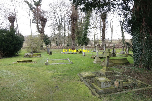 Photo 6"x4" Graves along the east end Burford\/SP2512 c2015