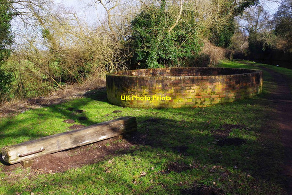 Photo 6"x4" Circular weir at Rocky Lock, Staffs & Worcs Canal, near Ashwood, Staffs Ashwood\/SO8688 c2015