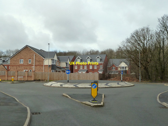 Photo 6"x4" Roundabout at end of Holmes House Avenue, Winstanley Billinge c2015