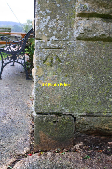Photo 6"x4" Benchmark on #3 Litchfield Farm Cottages Enstone c2014