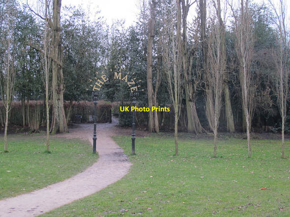 Photo 6"x4" Crystal Palace maze: entrance Penge c2015