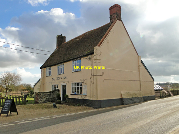 Photo 6"x4" The Crown Inn from across the street Gromford c2015