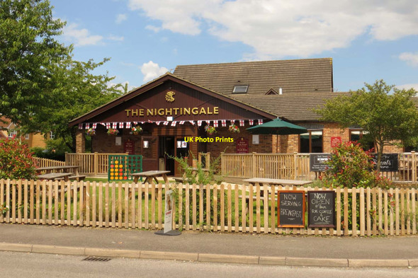 Photo 6"x4" The Nightingale on Peregrine Way Bicester c2014