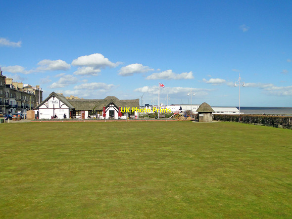 Photo 6"x4" Putting Green and Thatches tea rooms Lowestoft c2015