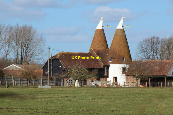 Photo 6"x4" Woodfalls Oast, Woodfalls Farm, Laddingford Queen Street c2015