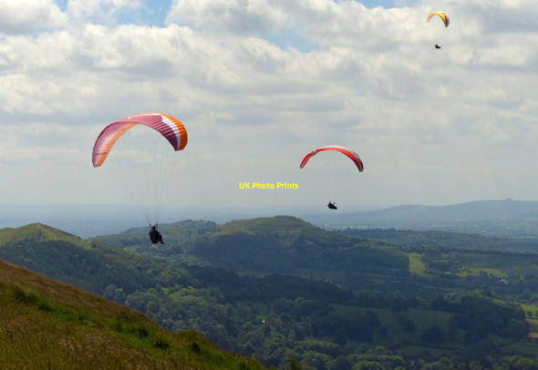 Photo 6"x4" Paragliders over the Malvern Hills Great Malvern c2014