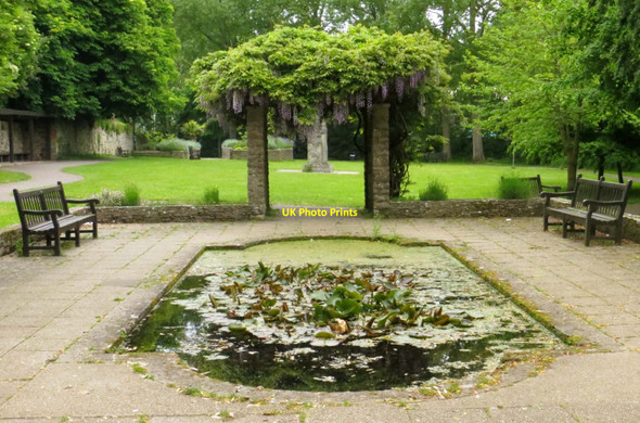 Photo 6"x4" Ornamental pond by Christchurch Priory Christchurch\/SZ1592 c2014