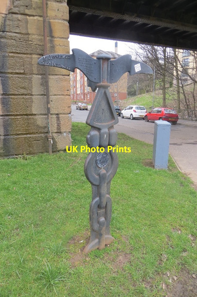 Photo 6"x4" Millennium Milepost Partick c2015