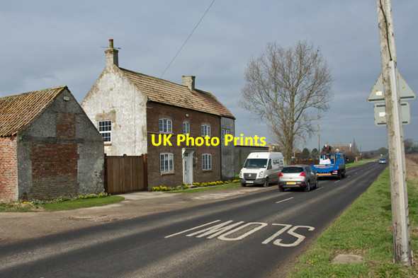 Photo 6"x4" Grange Farm, near Brigham, E Yorks Brigham\/TA0753 c2015