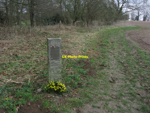 Photo 6"x4" Memorial to Wellington Bomber Crew LP286 on the SE edge of Chipping Warden Chipping Warden c2015