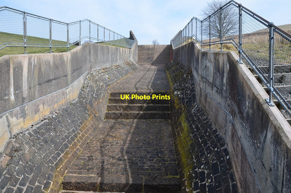 Photo 6"x4" Spillway, Baddinsgill Reservoir Carlops c2015