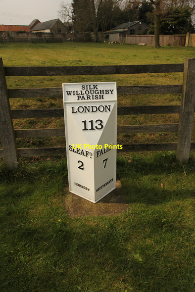 Photo 6"x4" Jubilee milepost Silk Willoughby c2015