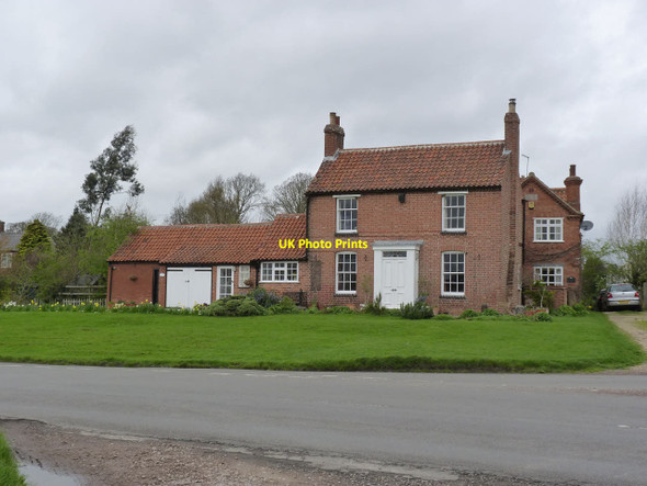 Photo 6"x4" Flinders Cottage, Large Green, Car Colston Car Colston c2014