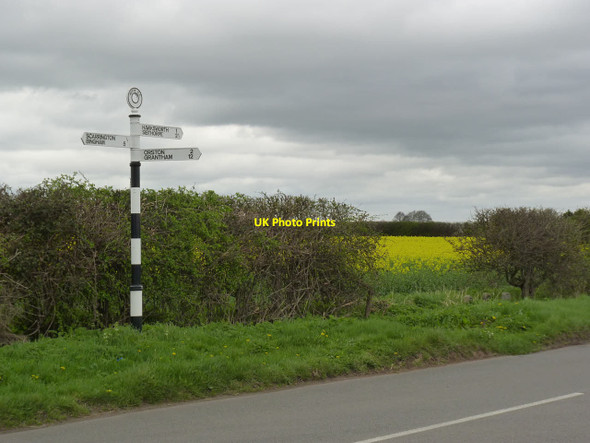 Photo 6"x4" Fingerpost, Hawksworth Road\/Longmoor Lane, Scarrington Scarrington c2014