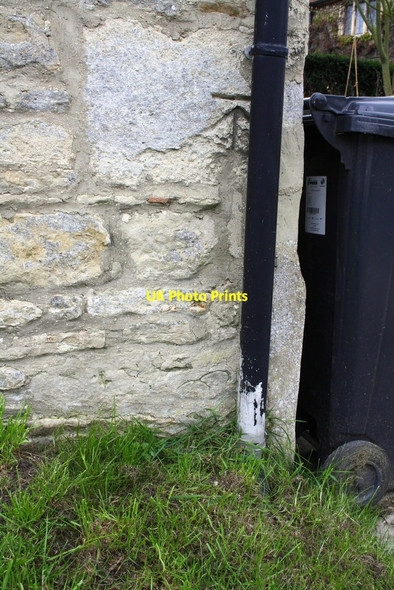 Photo 6"x4" Benchmark on 'Wayside', Haseley Road Little Milton\/SP6100 c2014