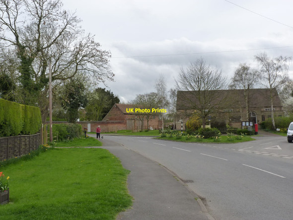 Photo 6"x4" Orston village green Orston c2014