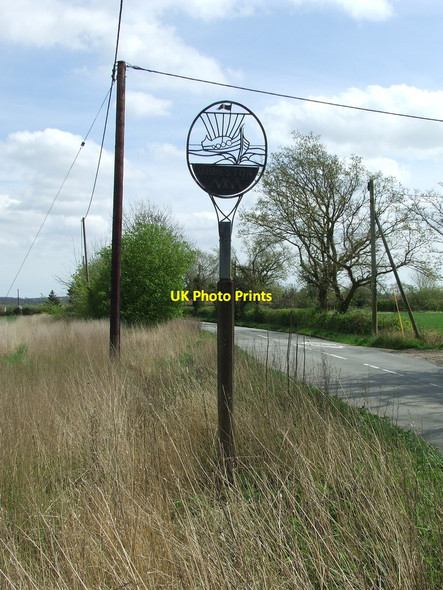 Photo 6"x4" Village Sign Heveningham c2014