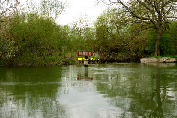 Photo 6"x4" A weir from the River Thames Abingdon c2014