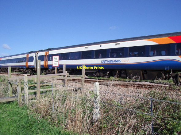 Photo 6"x4" A train to Derby Willington\/SK2928 c2014